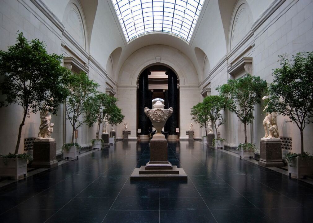 1941: National Gallery constructed in Washington D.C.